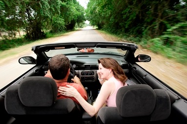 couple in convertible